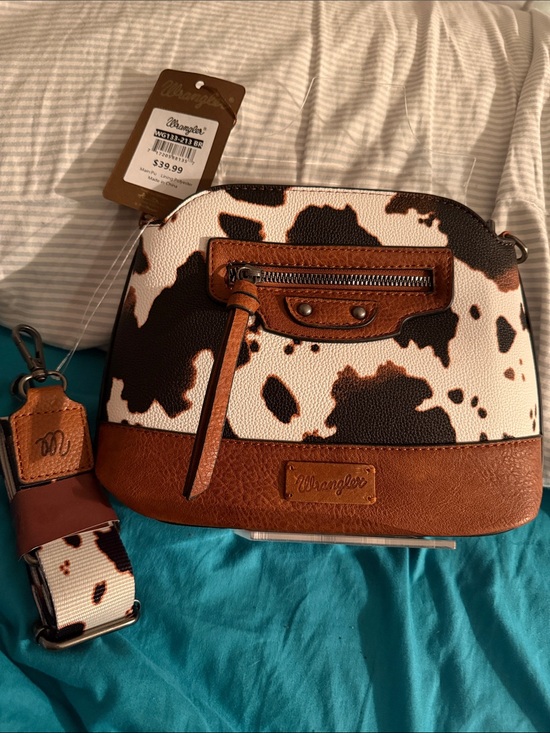Wrangler Handbags - NWT Wrangler Brown & White Cow Print Crossbody Bag 10 x 7.5” x 3 cow strap